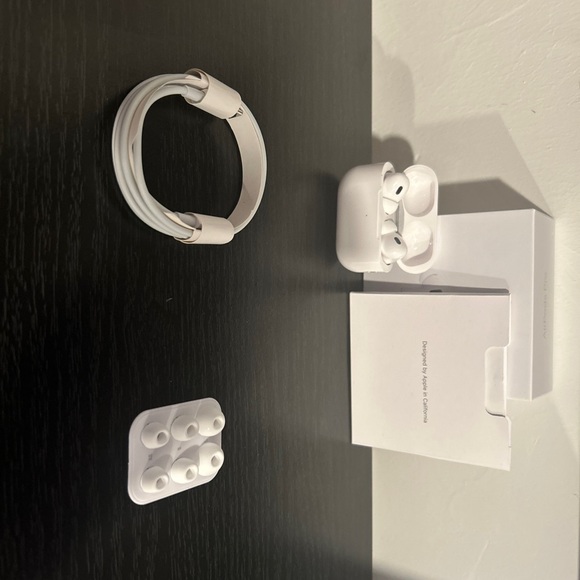 Apple AirPod 2nd Generation with mag safe wireless charging case - Picture 2 of 4